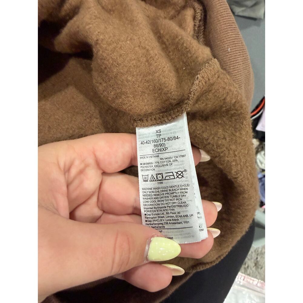 GAP Women's Spellout Heritage Fleece Zipup Chocolate Brown - Small - Picture 4 of 5